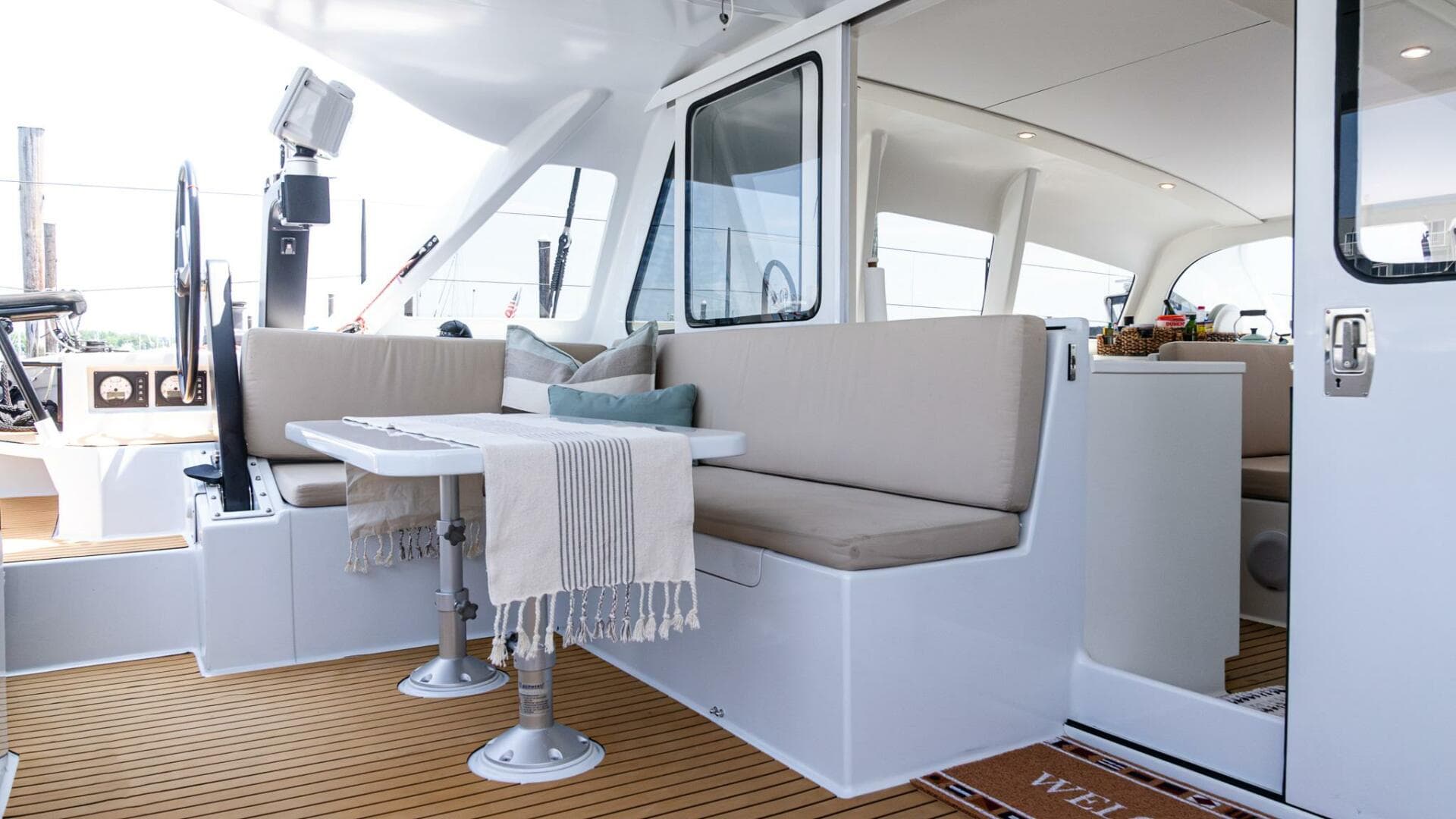 2022-custom-current-marine-46-sail-9431982-20240628080219951-1_XLARGE.jpg