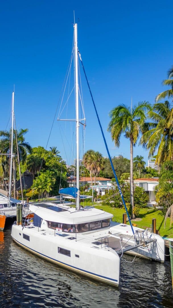 2017-lagoon-42-sail-9266525-20240729134406996-1_XLARGE.jpg