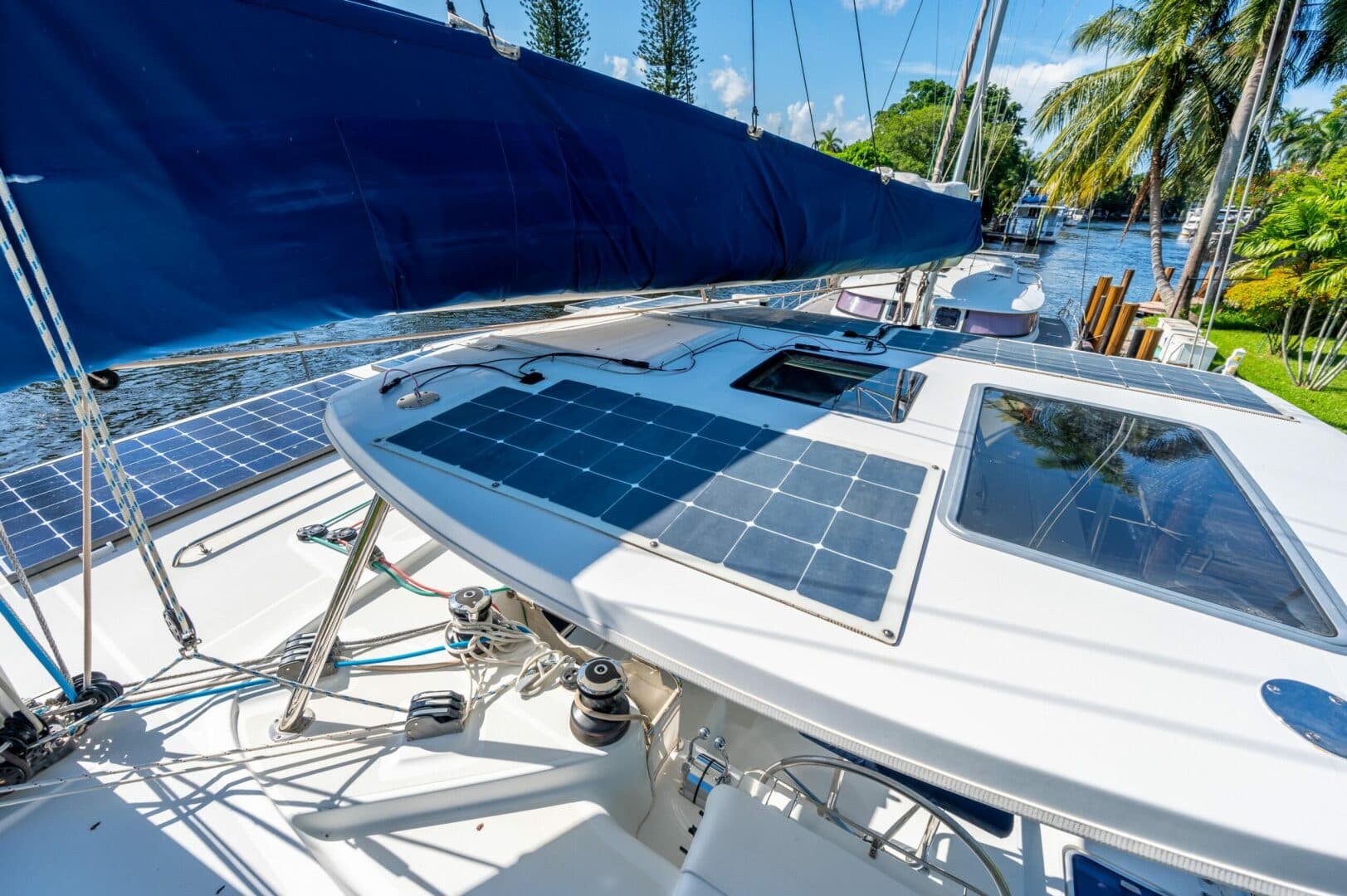 2017-lagoon-42-sail-9266525-20240729134720822-1_XLARGE.jpg