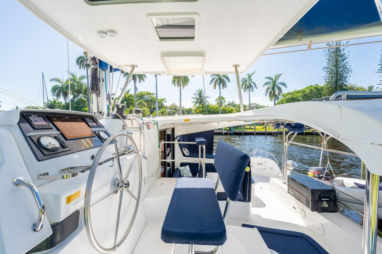 2017-lagoon-42-sail-9266525-20240729134517440-1_XLARGE.jpg