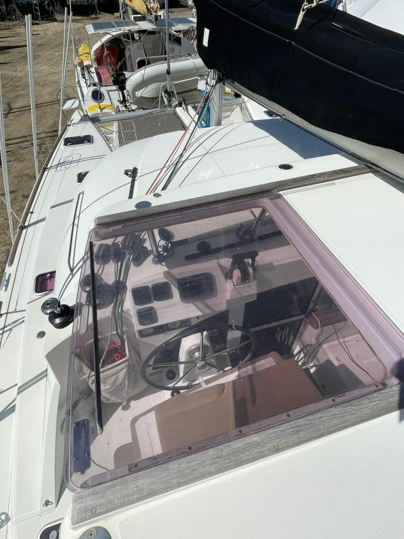 2011-lagoon-380-sail-9376262-20240503050807741-1_XLARGE.jpg