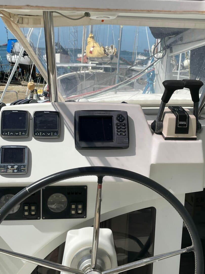 2011-lagoon-380-sail-9376262-20240503050917129-1_XLARGE.jpg