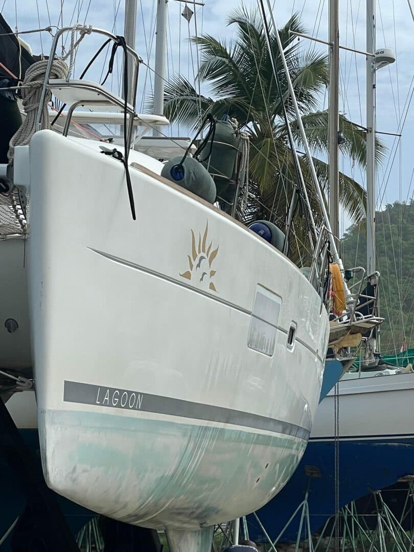 2011-lagoon-380-sail-9376262-20240503050605501-1_XLARGE.jpg