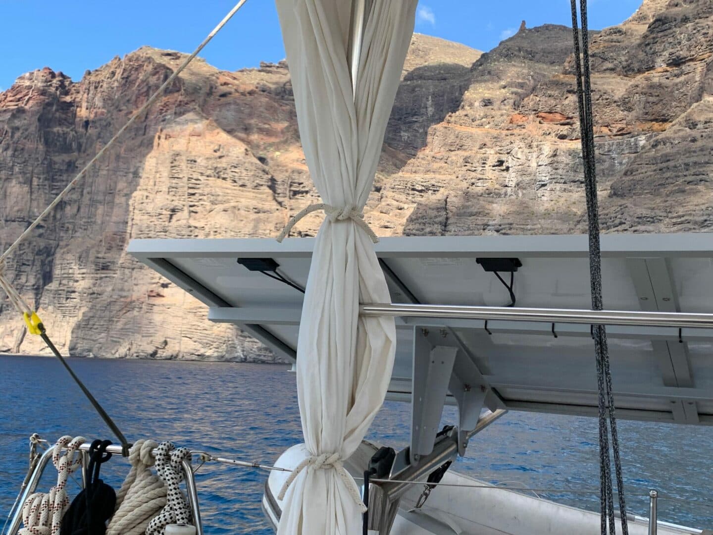 2011-lagoon-380-sail-9376262-20240503051256755-1_XLARGE.jpg