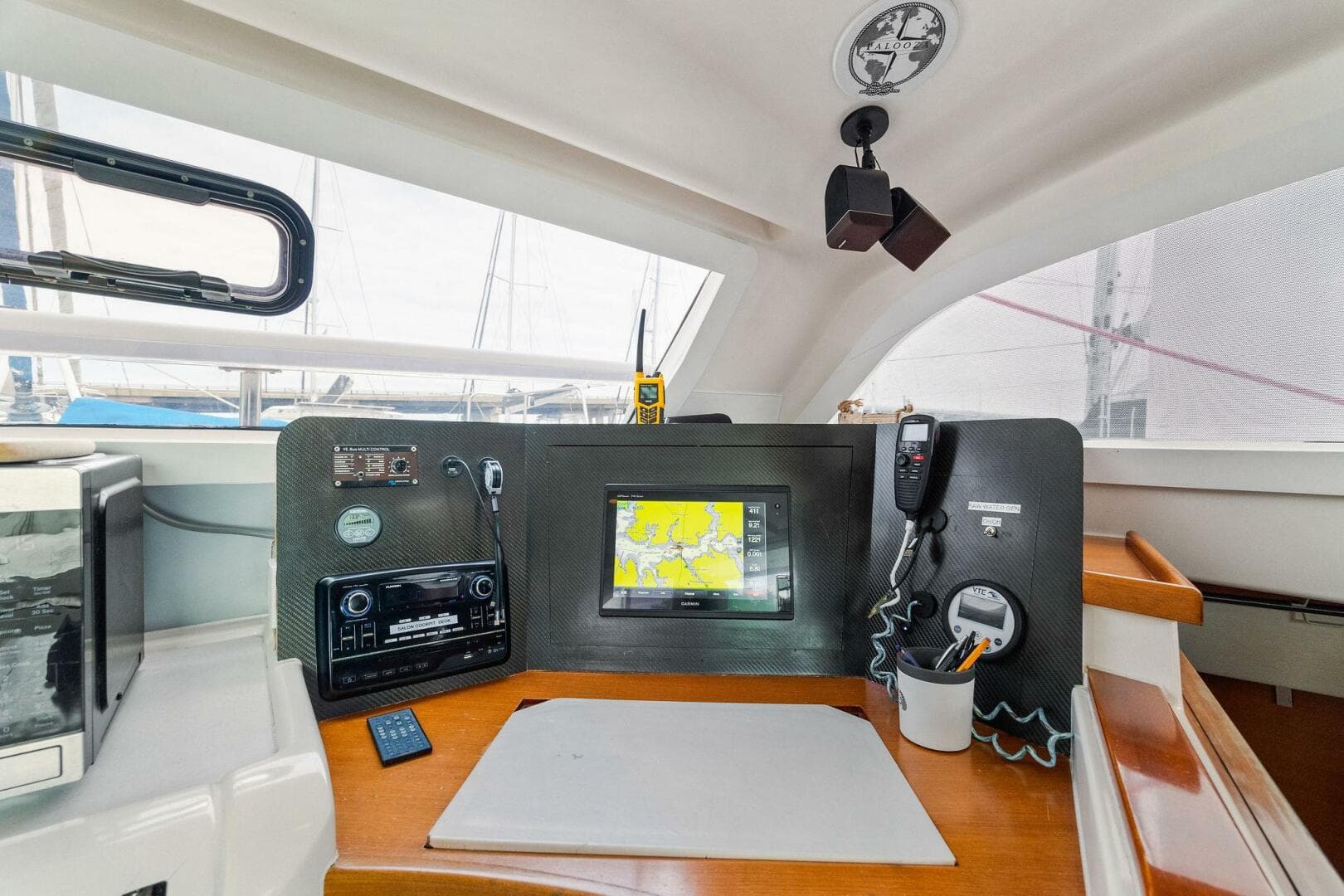 2009-catana-42-owners-version-sail-9421493-20240613121156451-1_XLARGE.jpg
