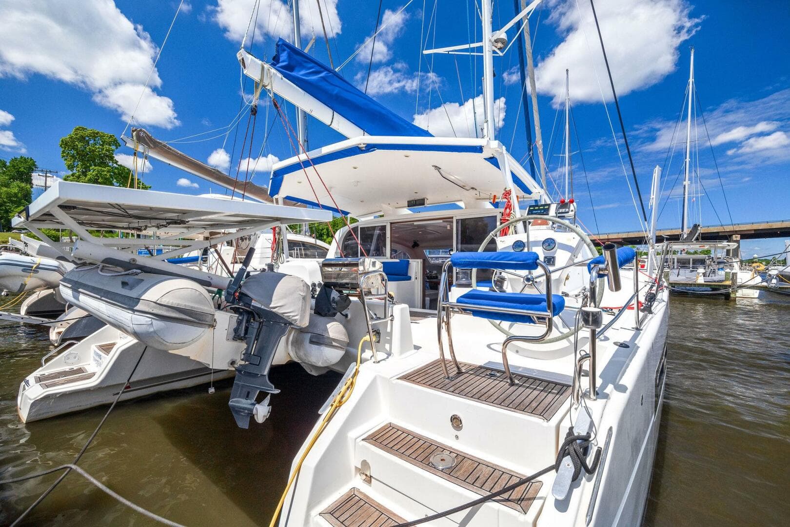2009-catana-42-owners-version-sail-9421493-20240613120814505-1_XLARGE.jpg