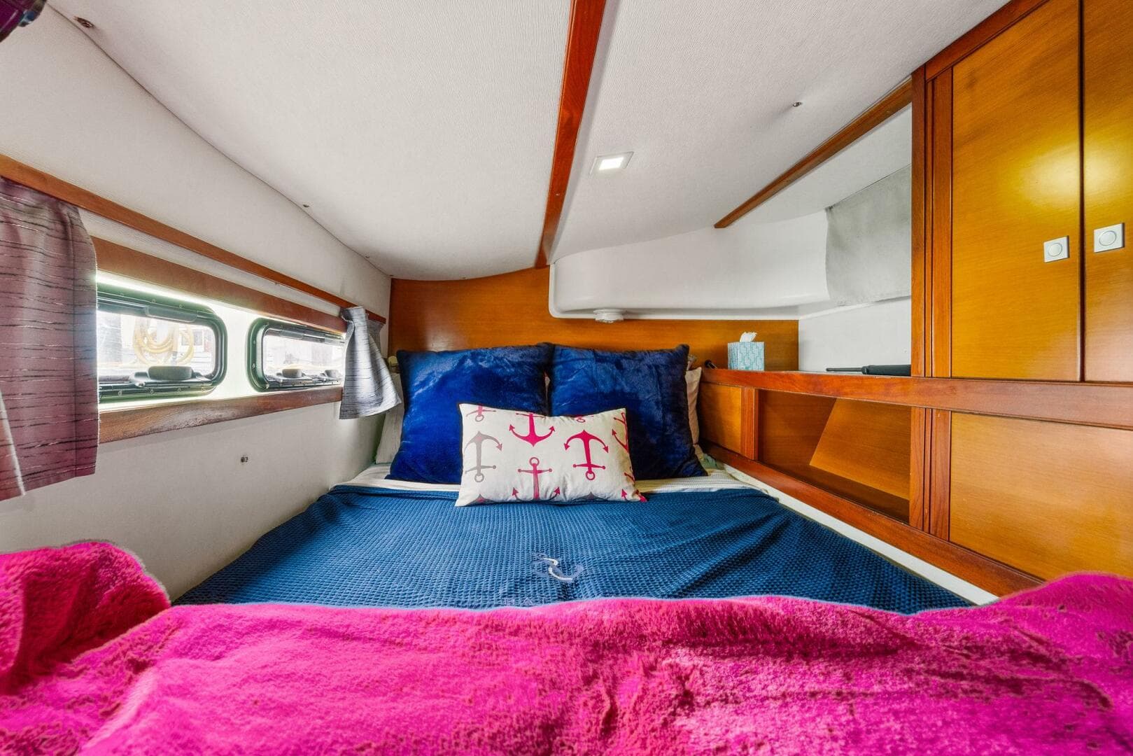 2009-catana-42-owners-version-sail-9421493-20240613121128364-1_XLARGE.jpg