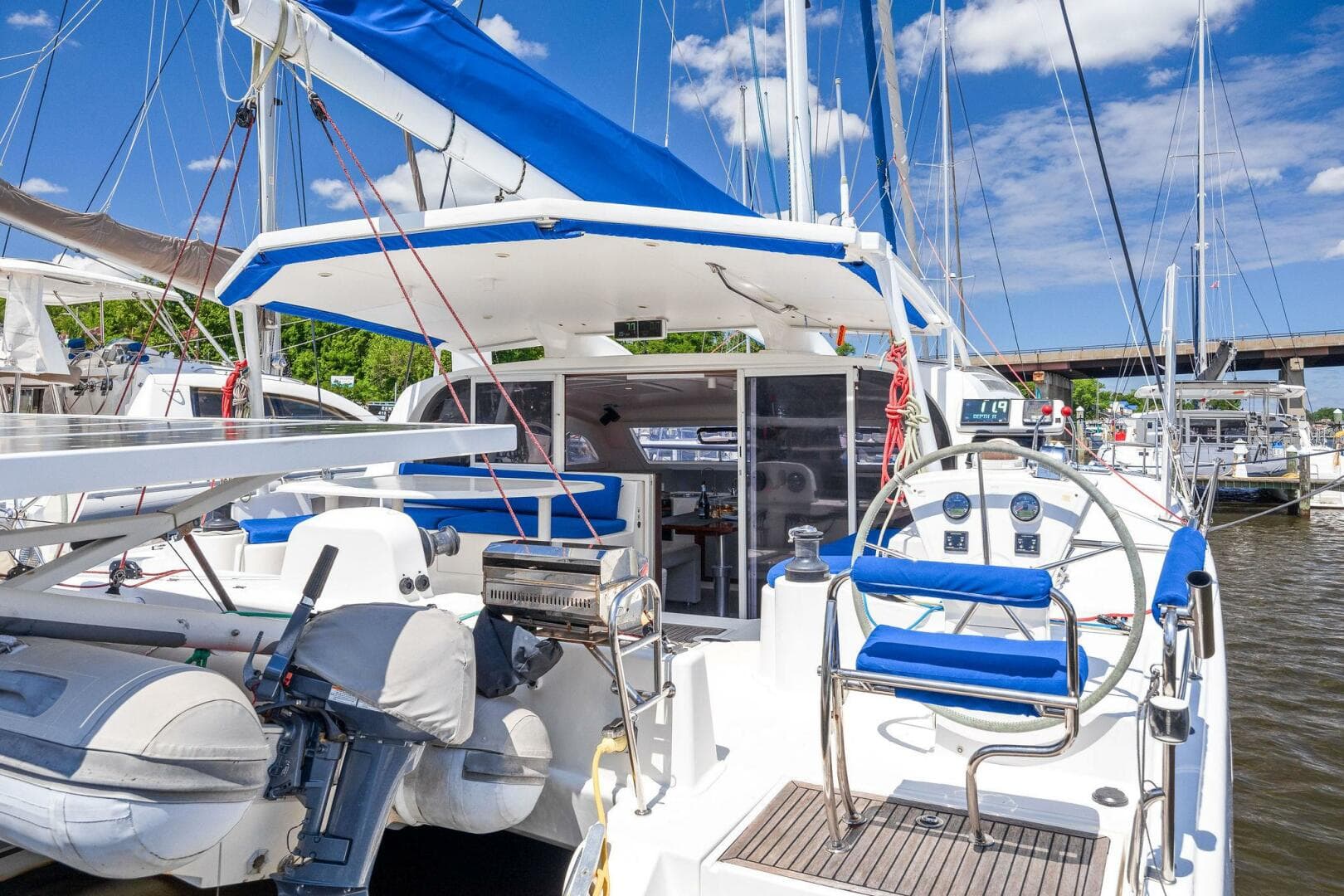 2009-catana-42-owners-version-sail-9421493-20240613120916651-1_XLARGE.jpg