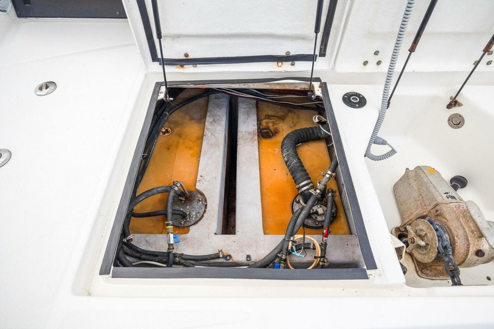2009-catana-42-owners-version-sail-9421493-20240613120908574-1_XLARGE.jpg