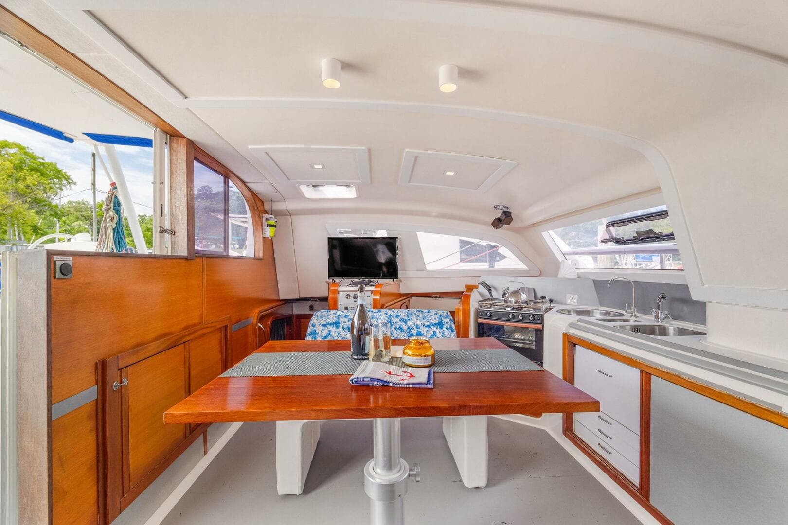 2009-catana-42-owners-version-sail-9421493-20240613121116339-1_XLARGE.jpg
