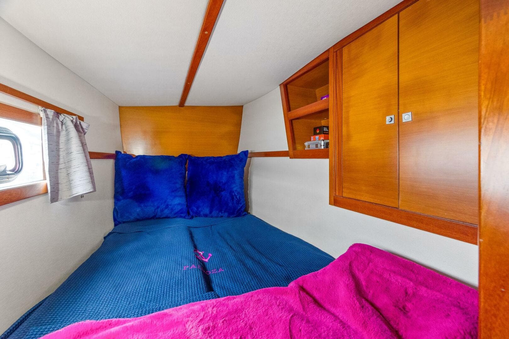 2009-catana-42-owners-version-sail-9421493-20240613121148402-1_XLARGE.jpg
