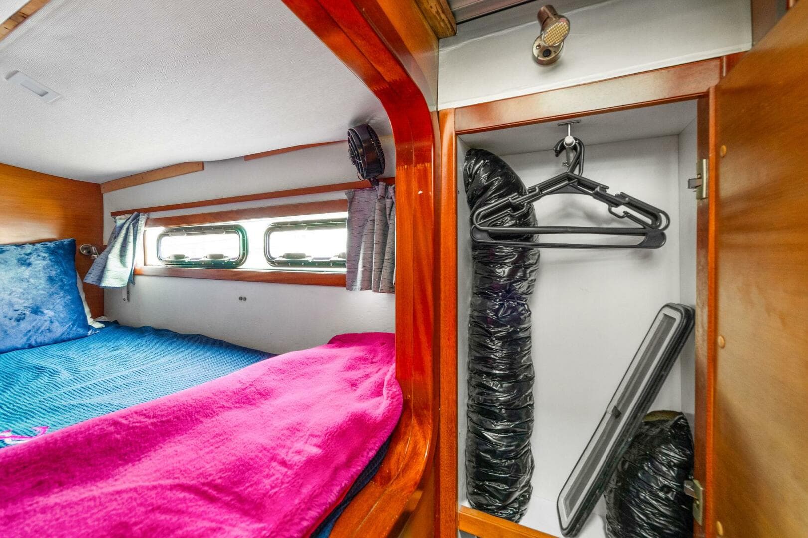2009-catana-42-owners-version-sail-9421493-20240613121145410-1_XLARGE.jpg