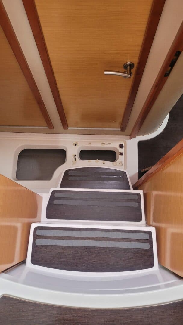 2011-fountaine-pajot-lipari-41-sail-9484664-20240727095225957-1_XLARGE.jpg