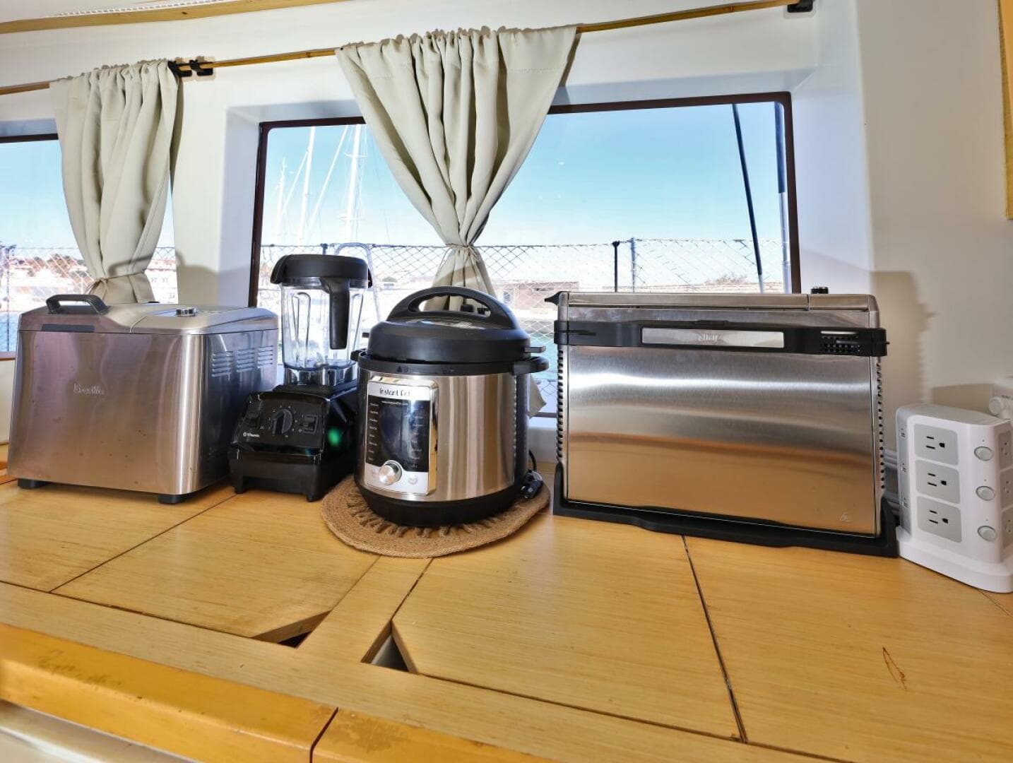 9193307_20240131132403013_1_XLARGE.jpg