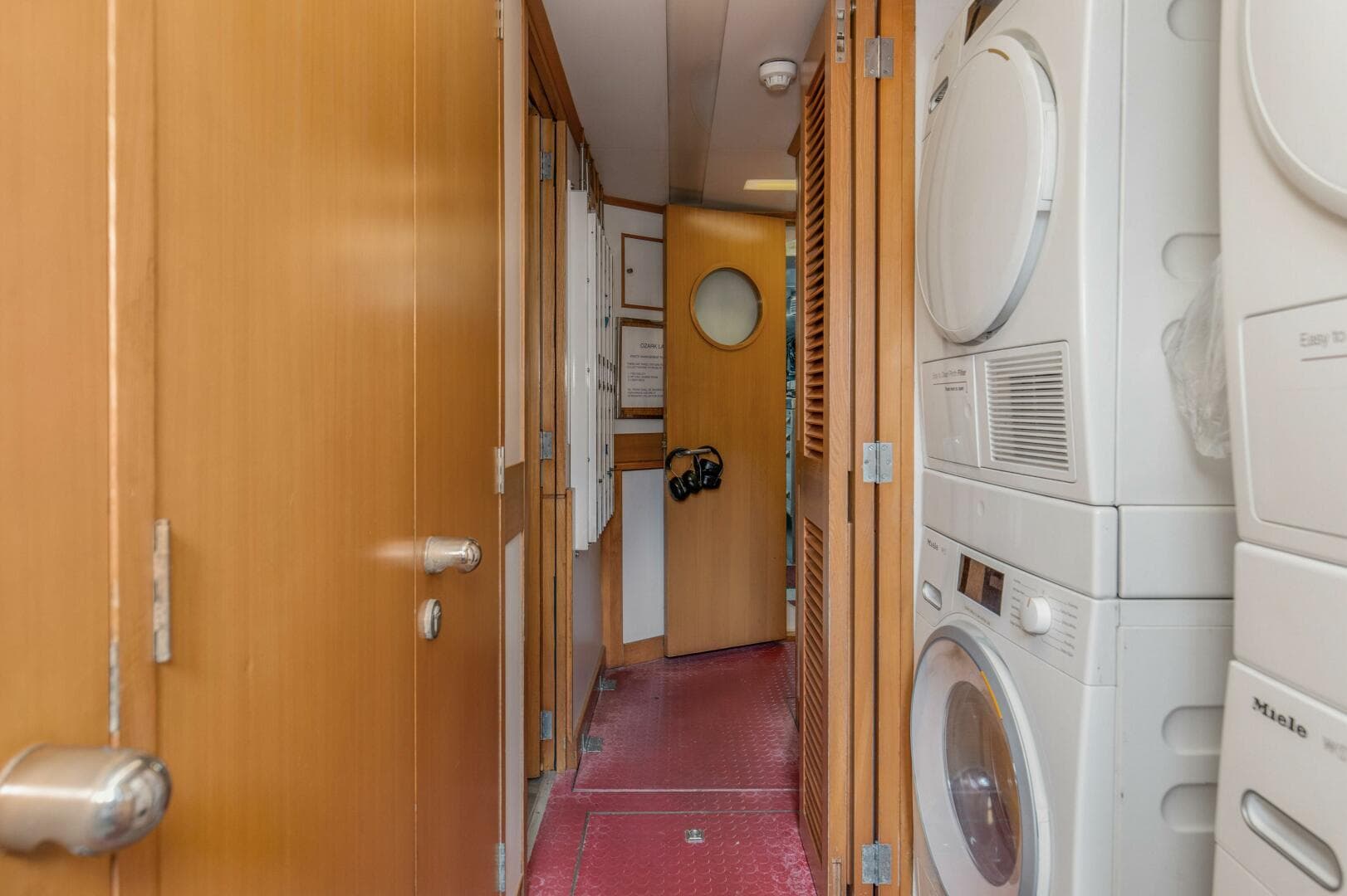 1989 116' Feadship Boss Downstairs Hallway