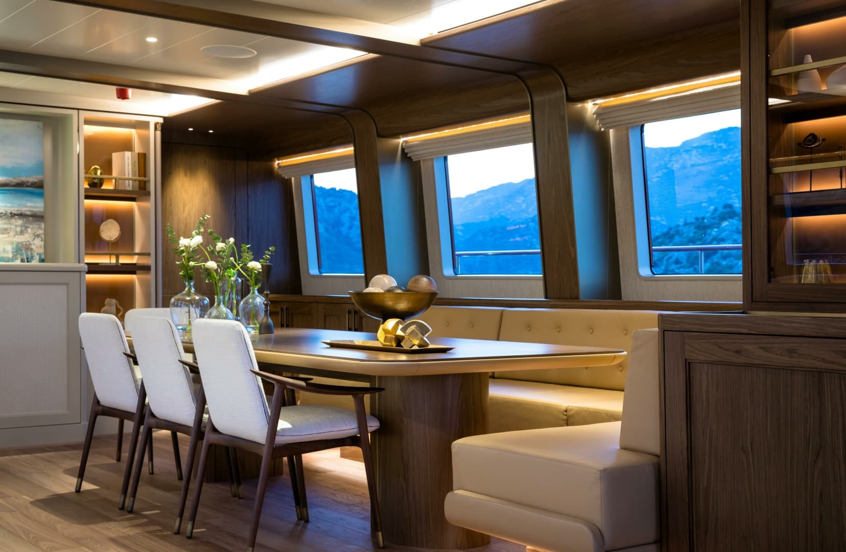 2026 Ares Yachts 