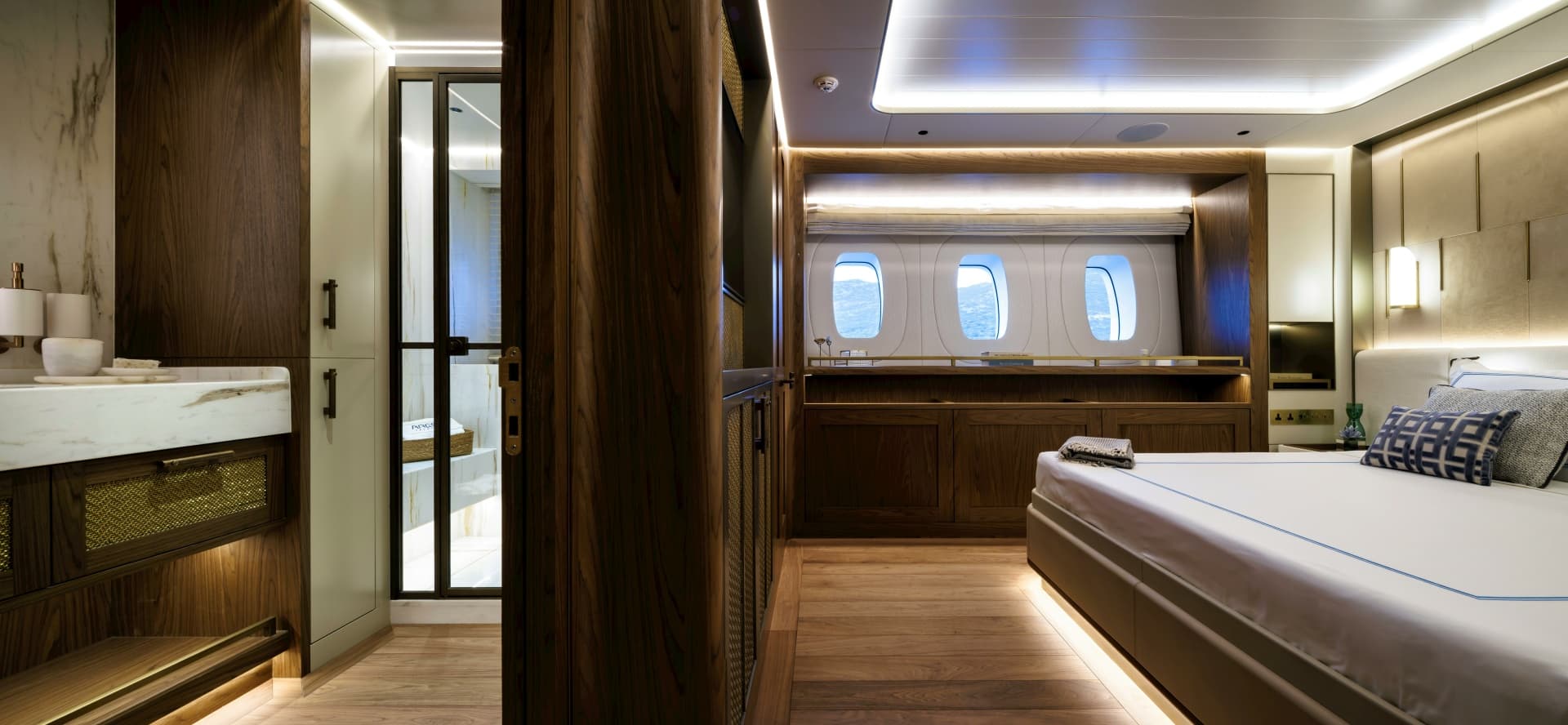 2026 Ares Yachts 