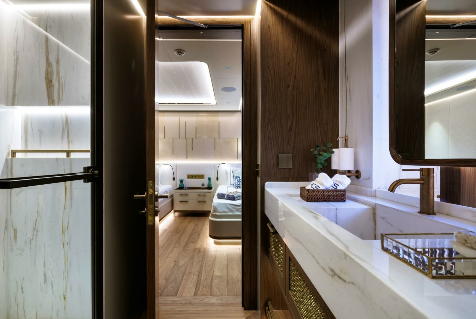 2026 Ares Yachts 