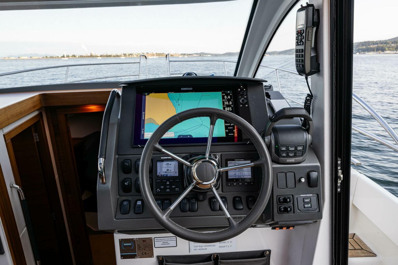 2020 Nimbus 365 Coupe