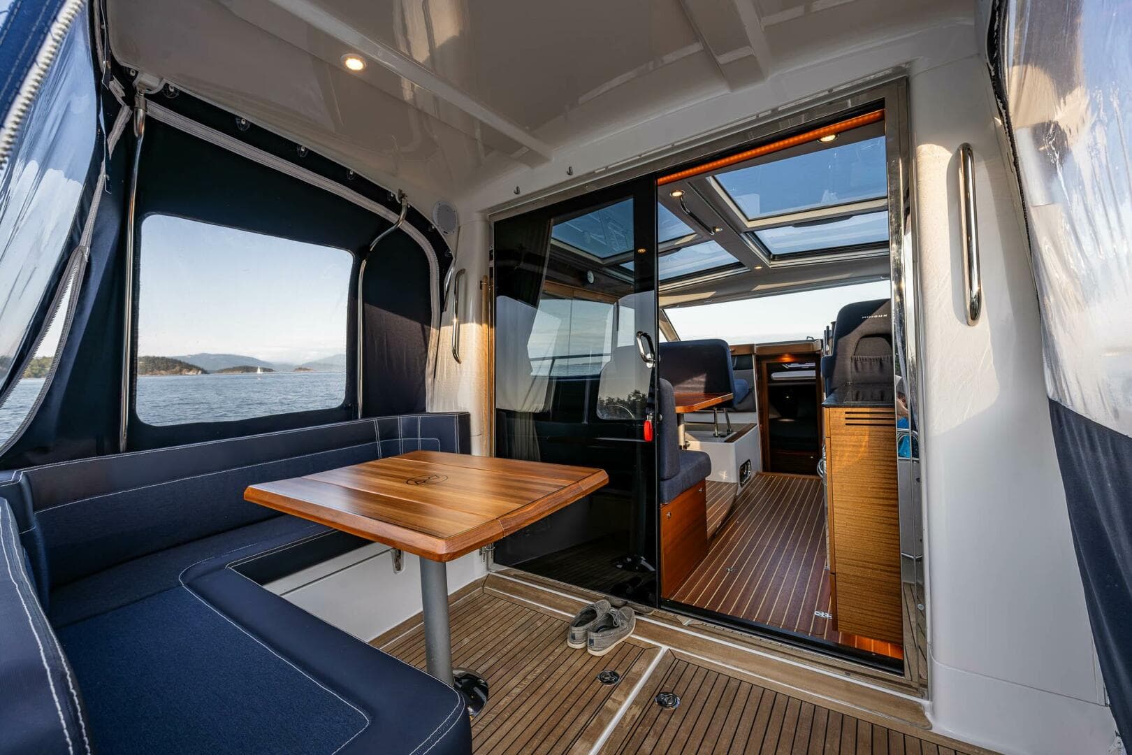 2020 Nimbus 365 Coupe