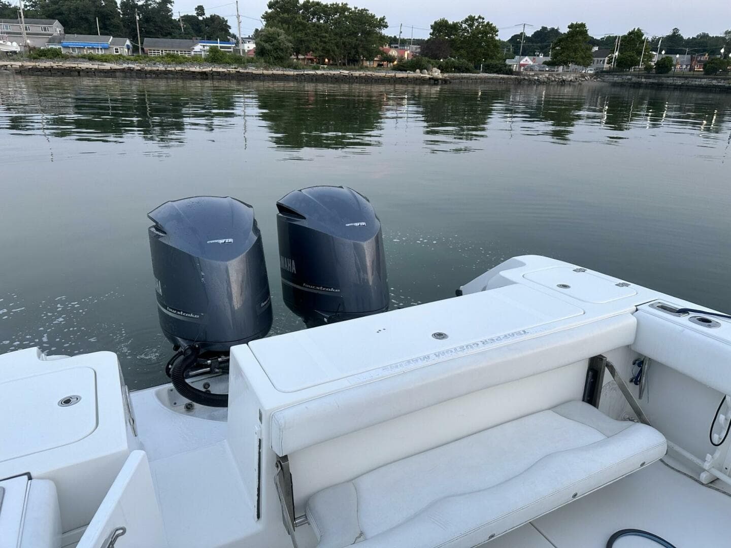 2009 Edgewater 318CC