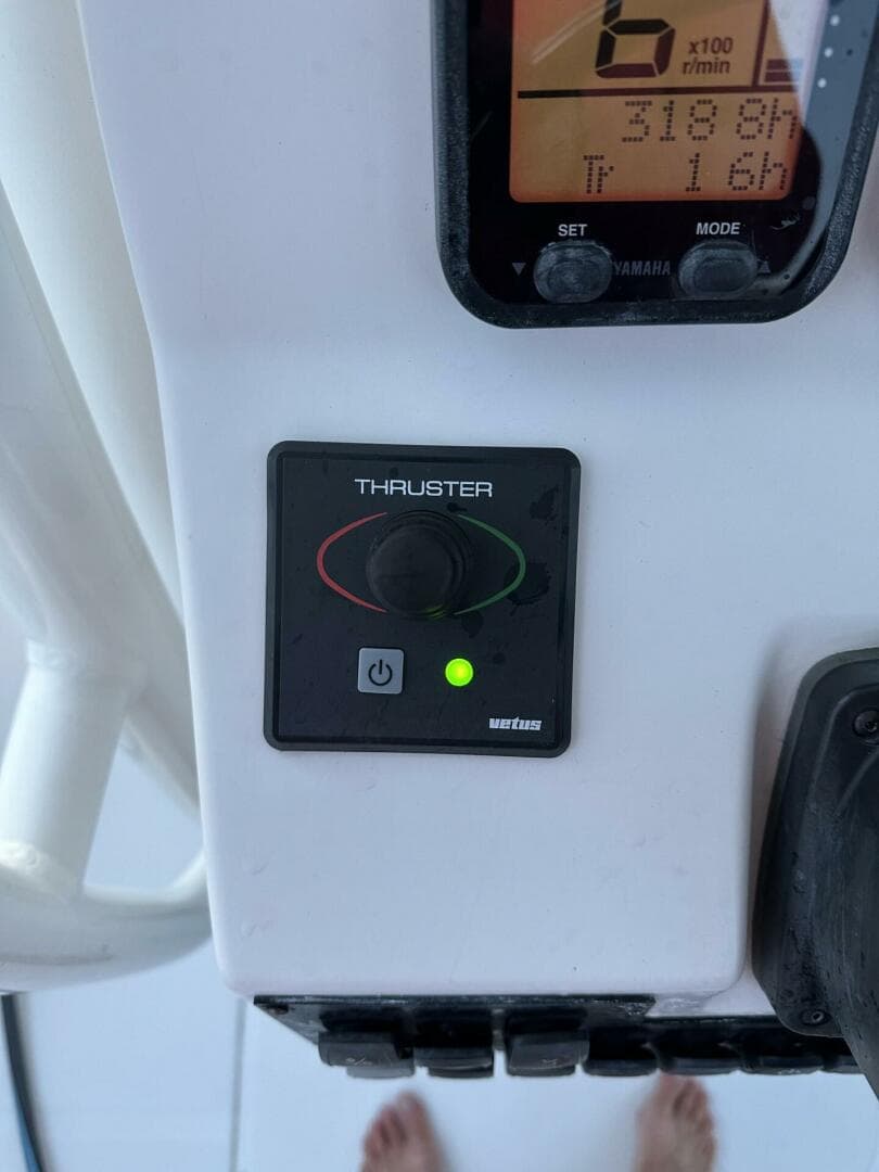 2009 Edgewater 318CC