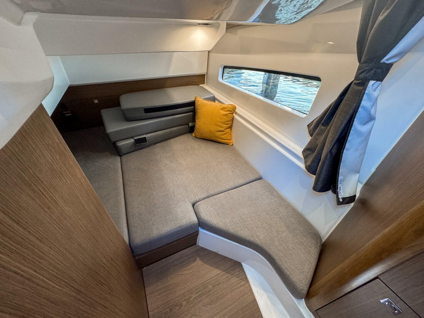 2025 Beneteau Antares 9