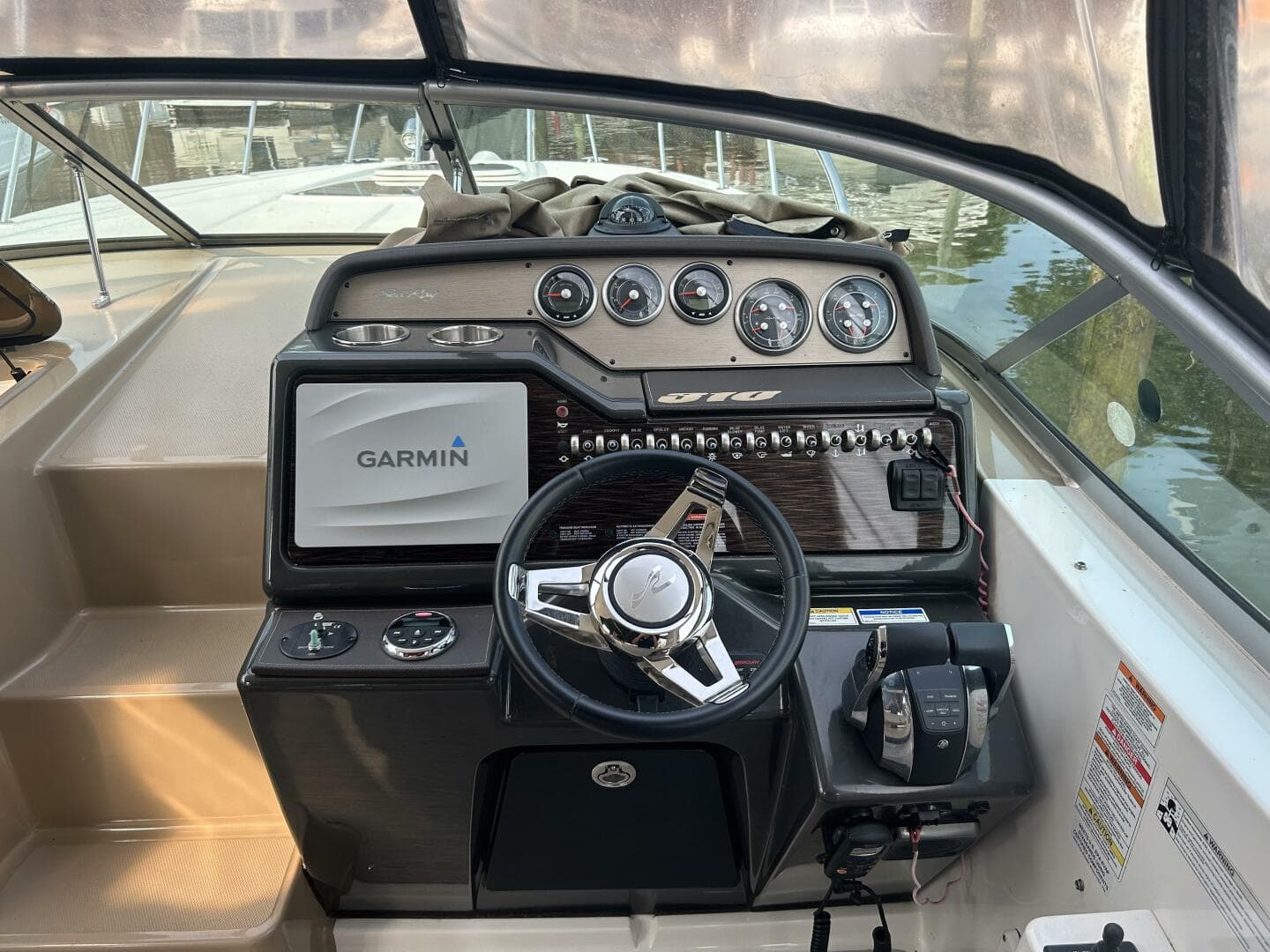 2016 Sea Ray 310 Sundancer