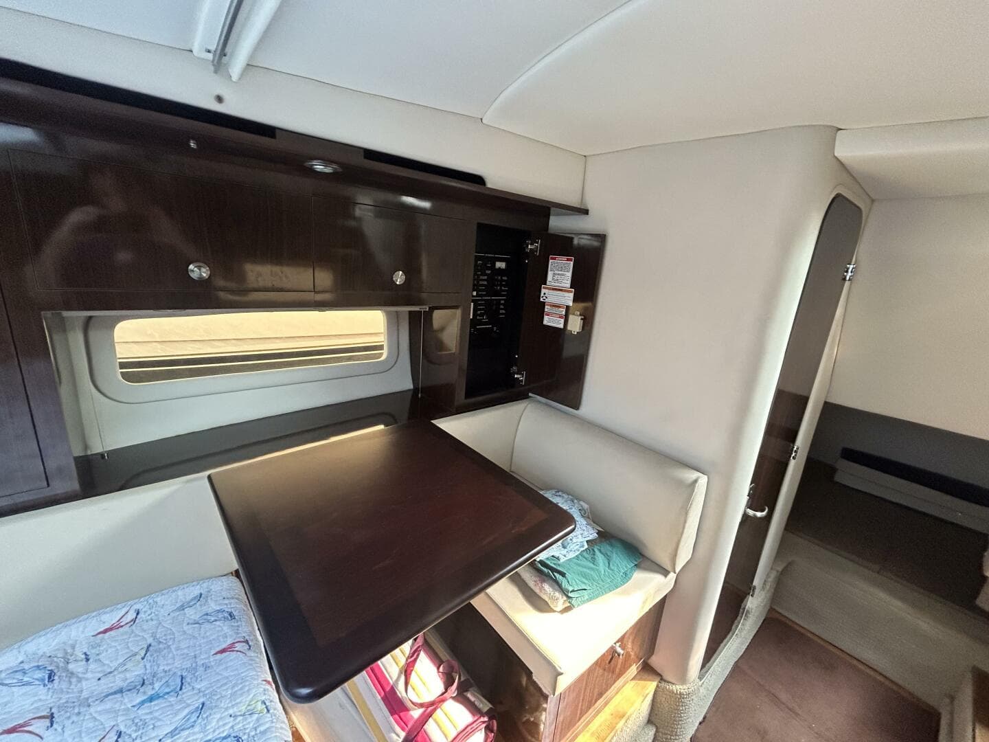 2016 Sea Ray 310 Sundancer