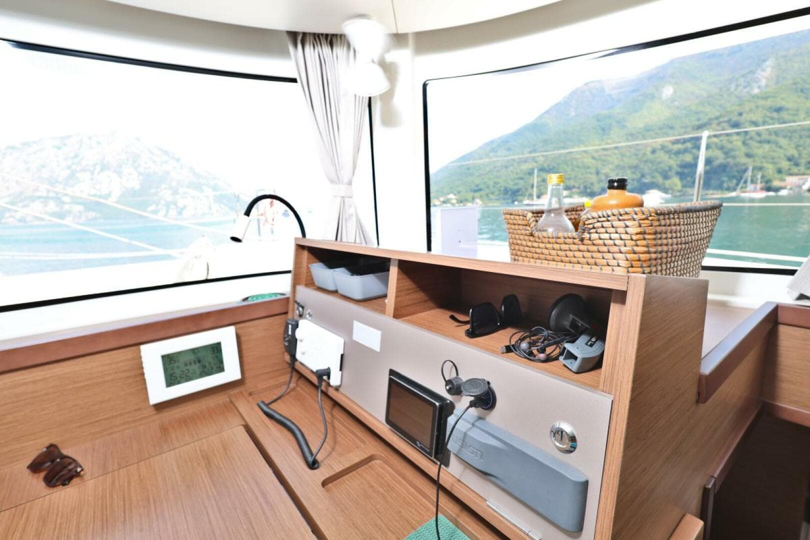 2022-lagoon-42-sail-9525041-20240829062138493-1_XLARGE.jpg
