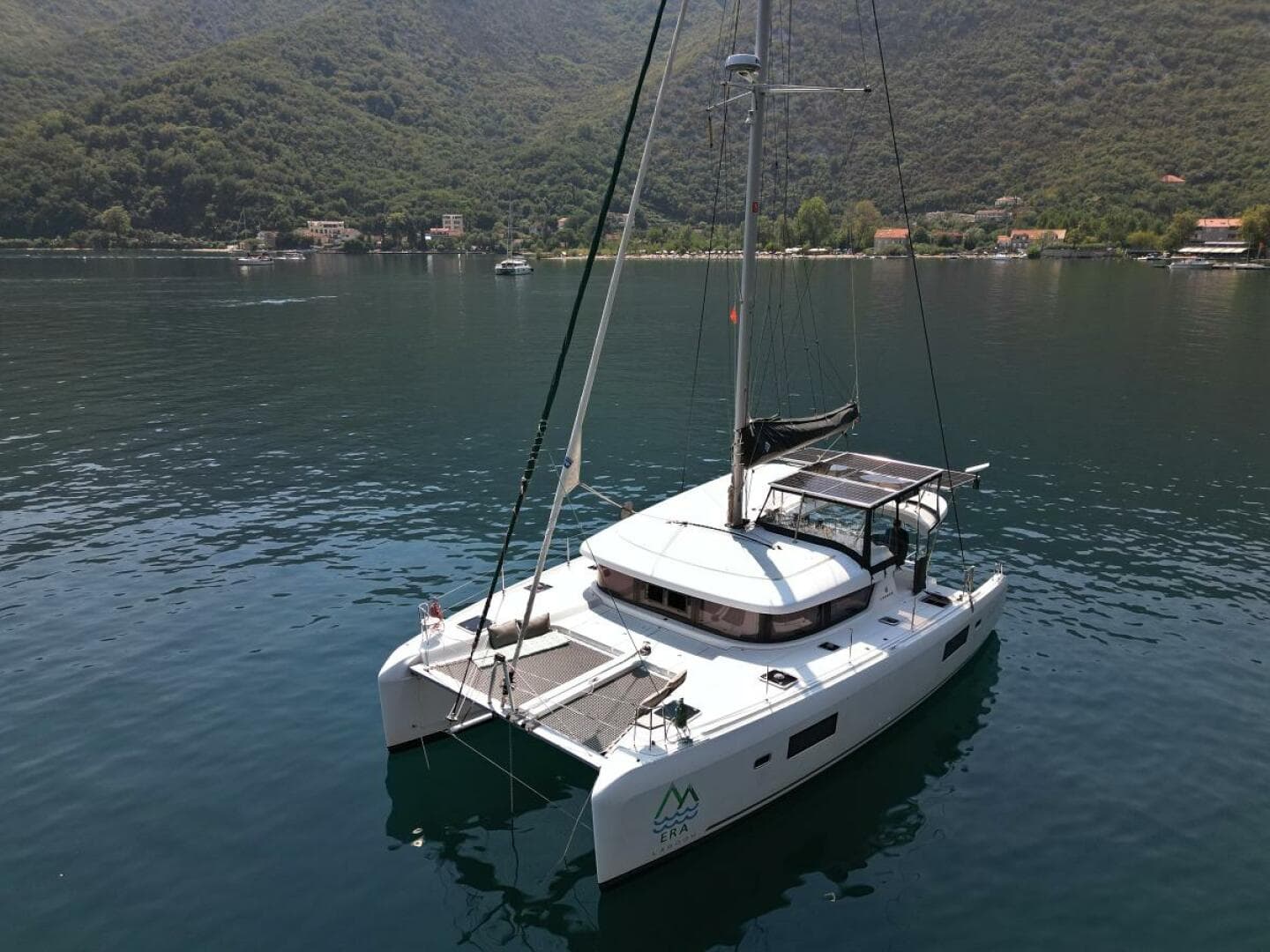 2022-lagoon-42-sail-9525041-20240829062110472-1_XLARGE.jpg