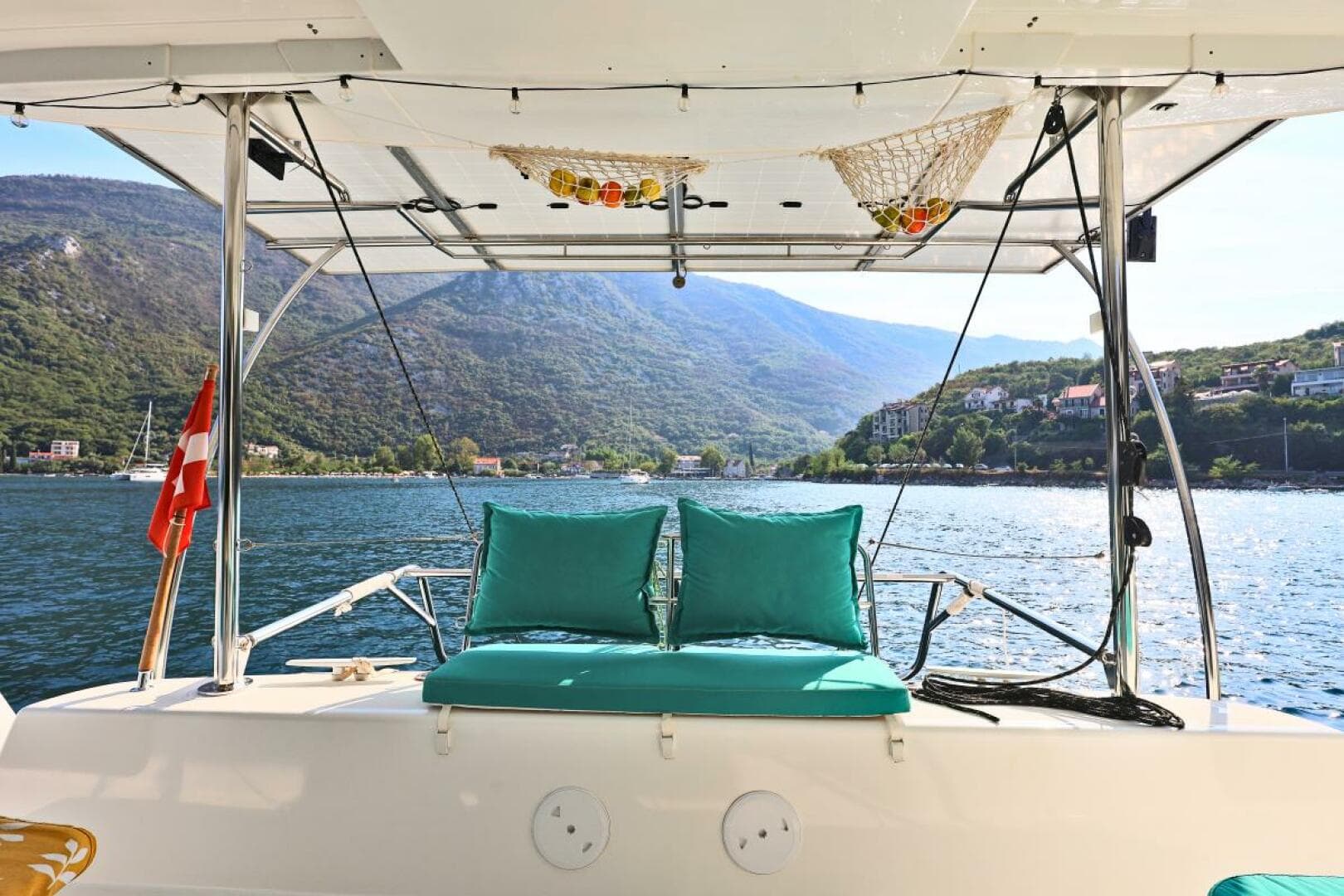 2022-lagoon-42-sail-9525041-20240829062048554-1_XLARGE.jpg