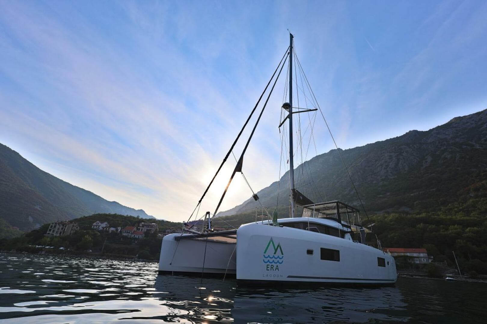 2022-lagoon-42-sail-9525041-20240829062100375-1_XLARGE.jpg