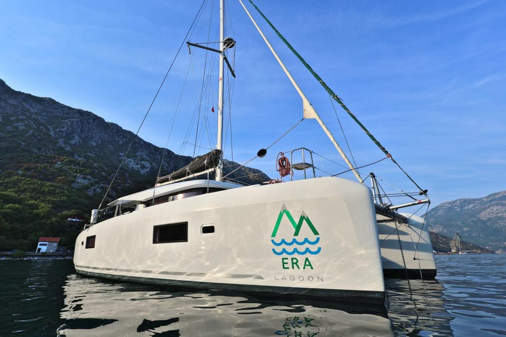 2022-lagoon-42-sail-9525041-20240829062102399-1_XLARGE.jpg