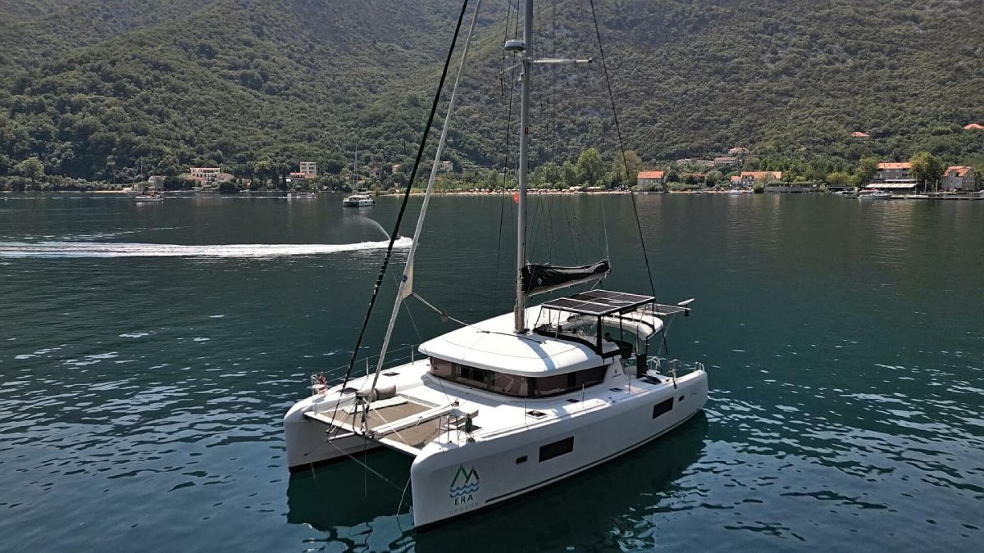 2022-lagoon-42-sail-9525041-20240829062116280-1_XLARGE.jpg