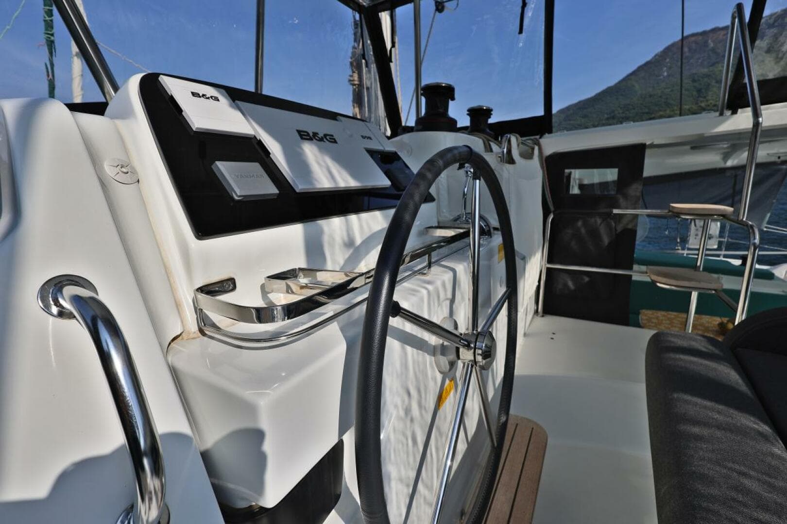 2022-lagoon-42-sail-9525041-20240829062020232-1_XLARGE.jpg