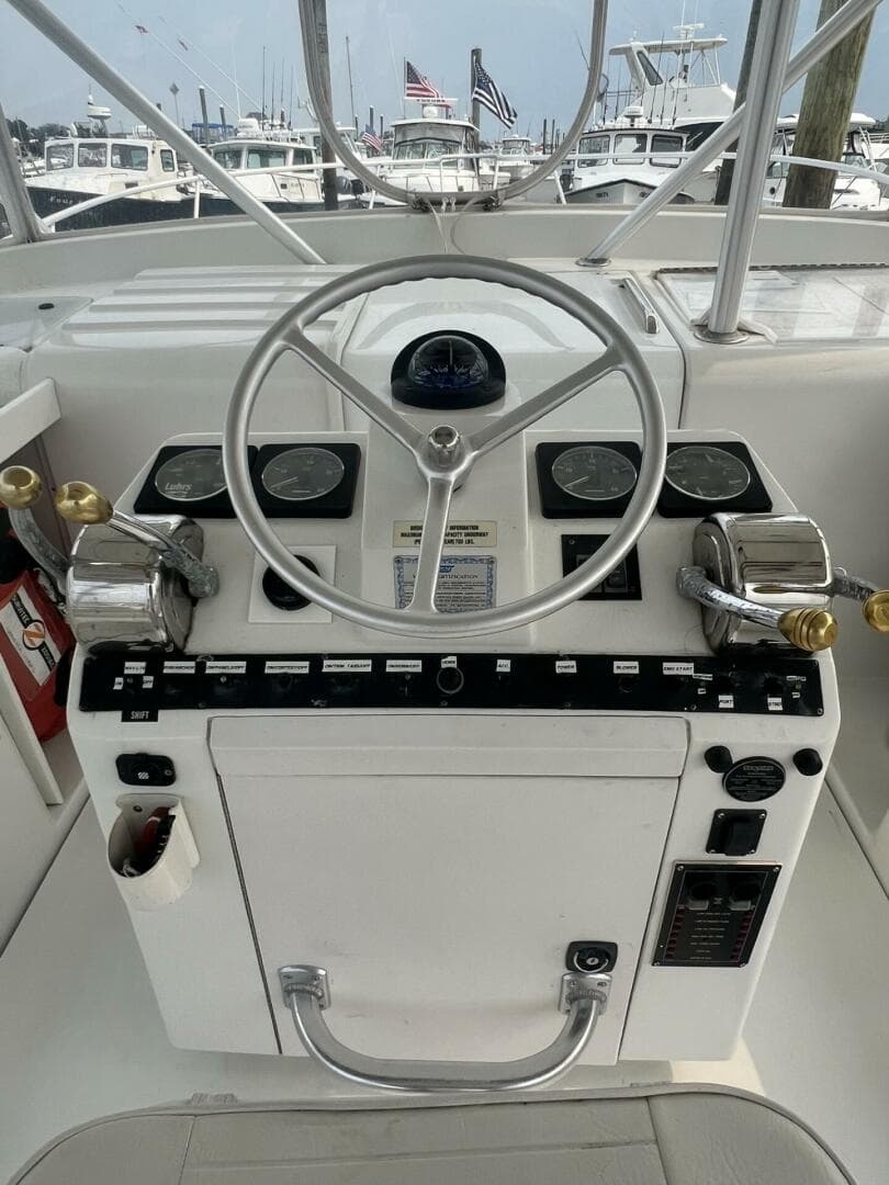1995 Luhrs 32 Open