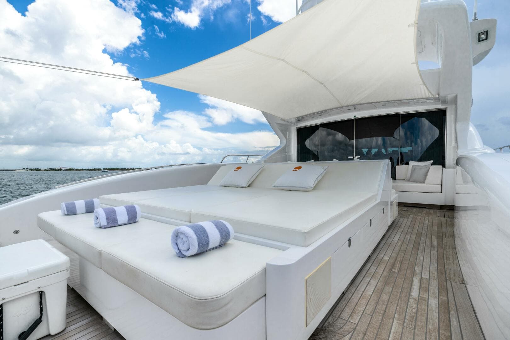 2005 Overmarine Mangusta 108