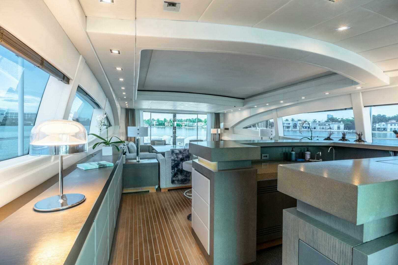 2005 Overmarine Mangusta 108