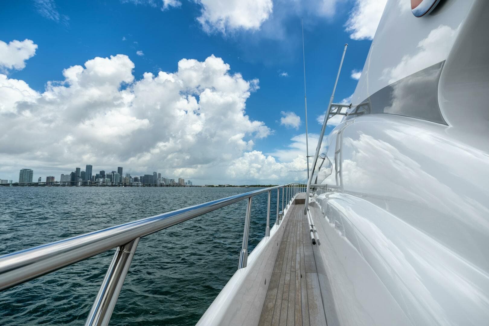 2005 Overmarine Mangusta 108