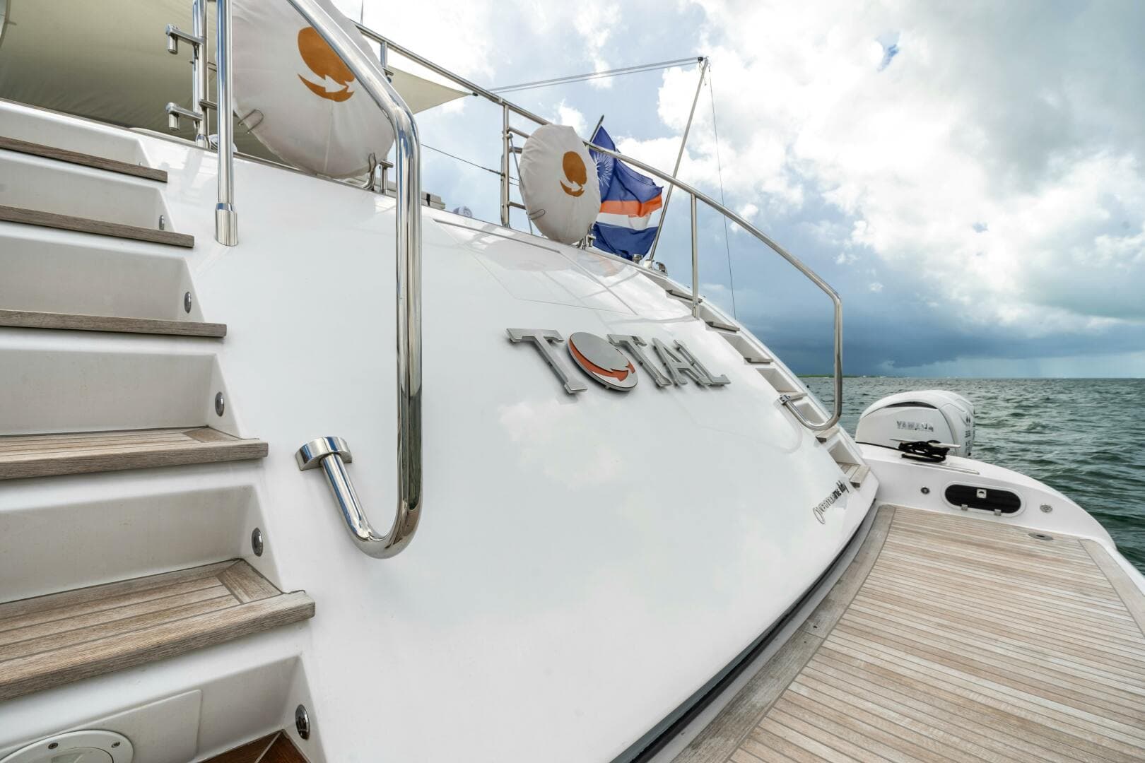 2005 Overmarine Mangusta 108