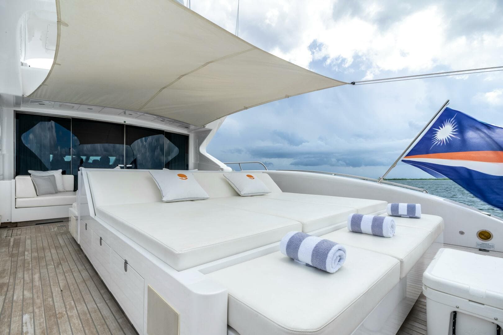 2005 Overmarine Mangusta 108