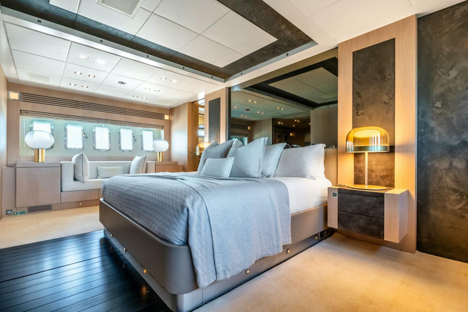 2005 Overmarine Mangusta 108