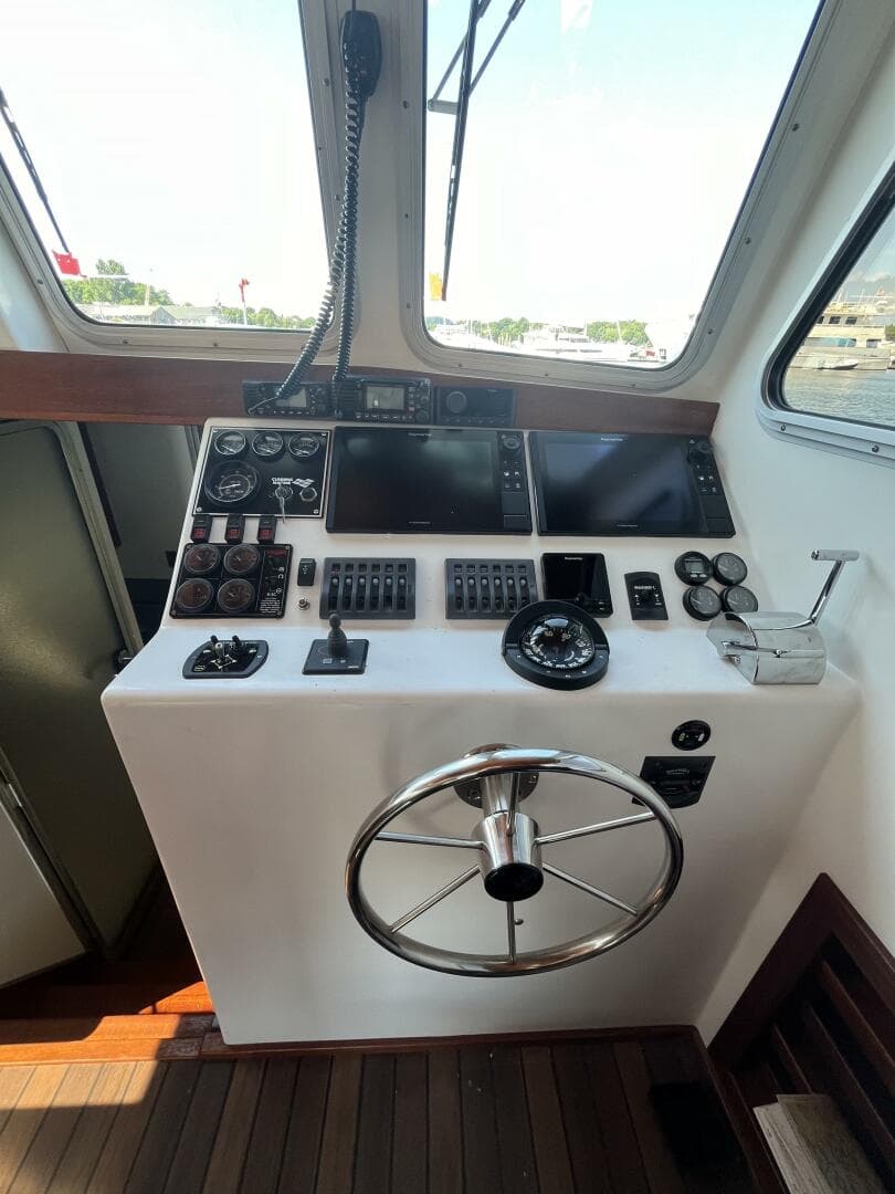 Starboard lower helm