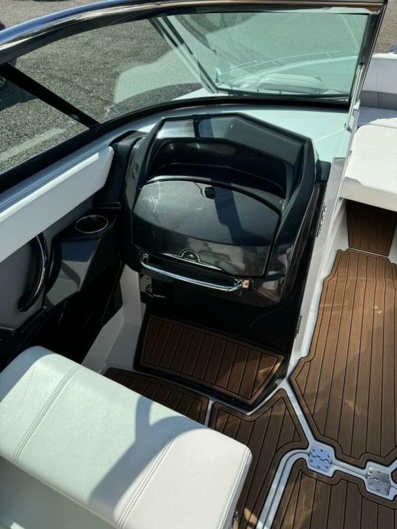 2017 Monterey 278 SS