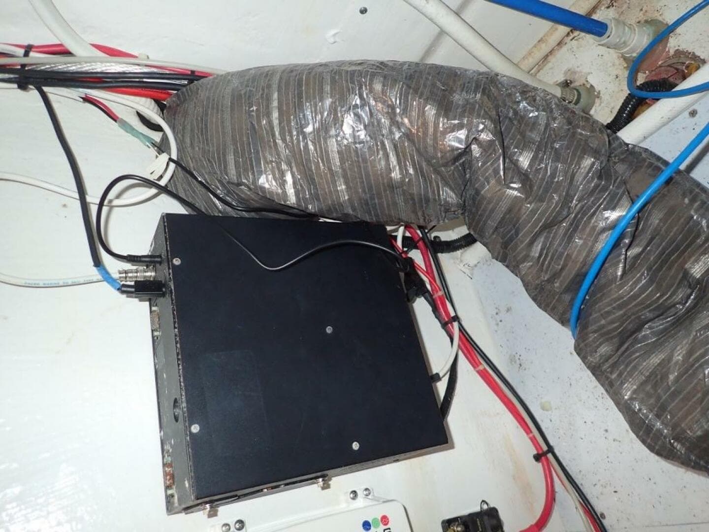 2000 Cabo 35 Express