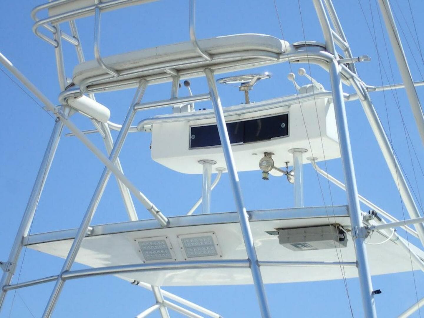 2000 Cabo 35 Express