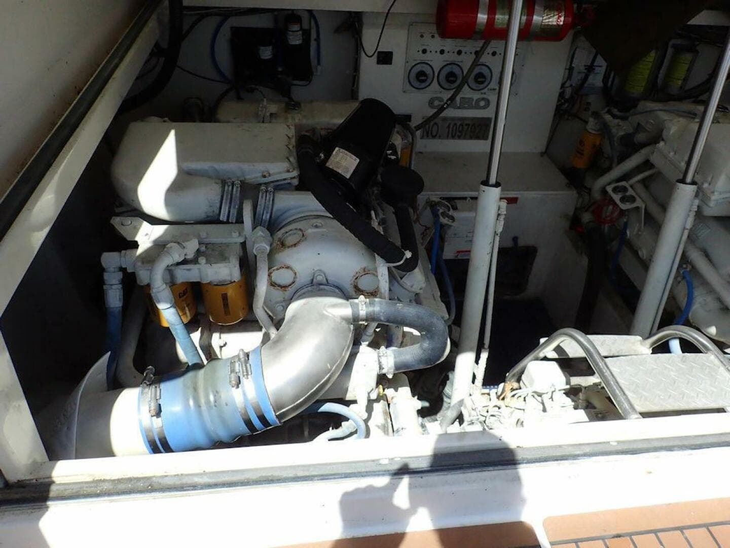 2000 Cabo 35 Express