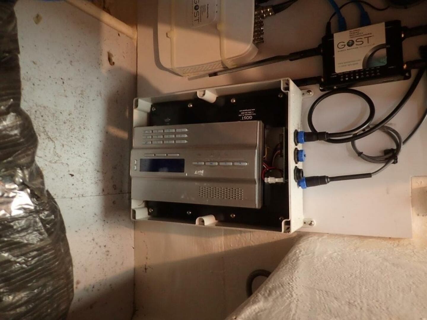 2000 Cabo 35 Express