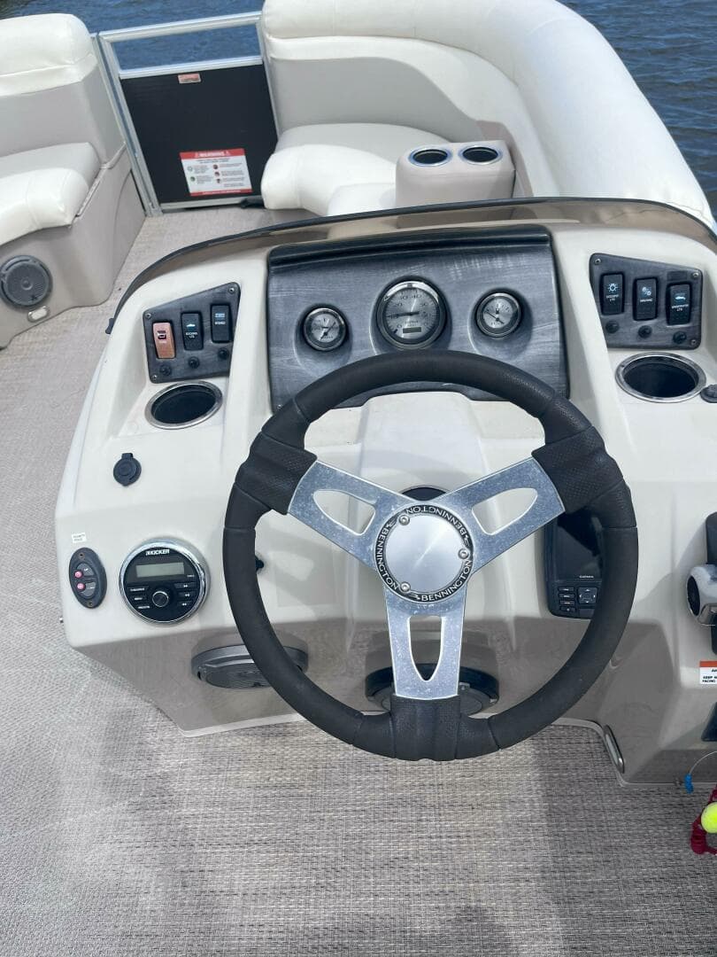 2017 Bennington 22SSRX